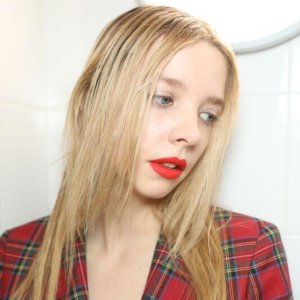 https://indulgemagazine.net/- Indulge Magazine - New Raw the Hair Trend at Paris Fashion Week