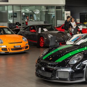 Sportscar Together - indulgemagazine.net - Indulge Magazine