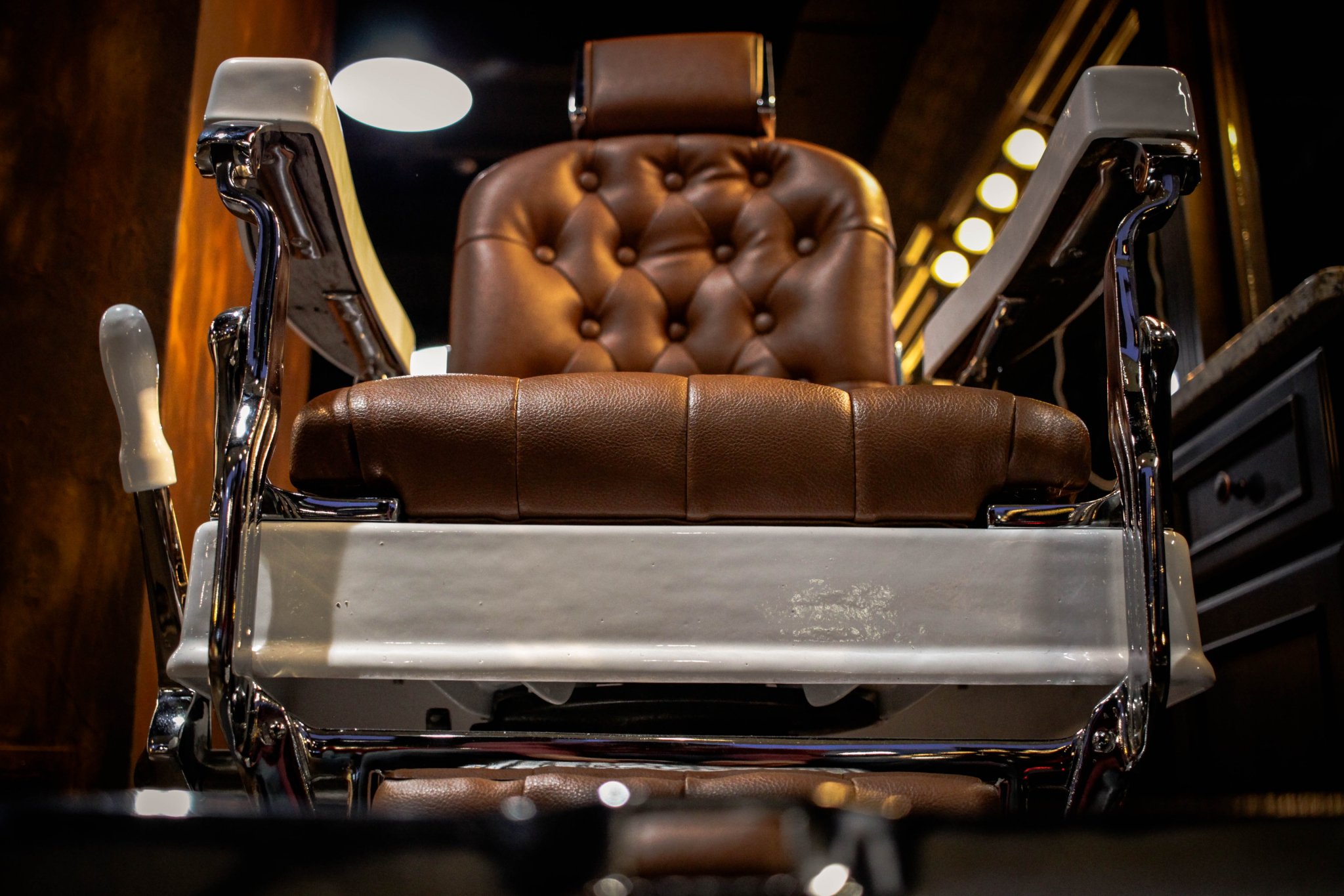 barber chair exhibition - IND MAG
